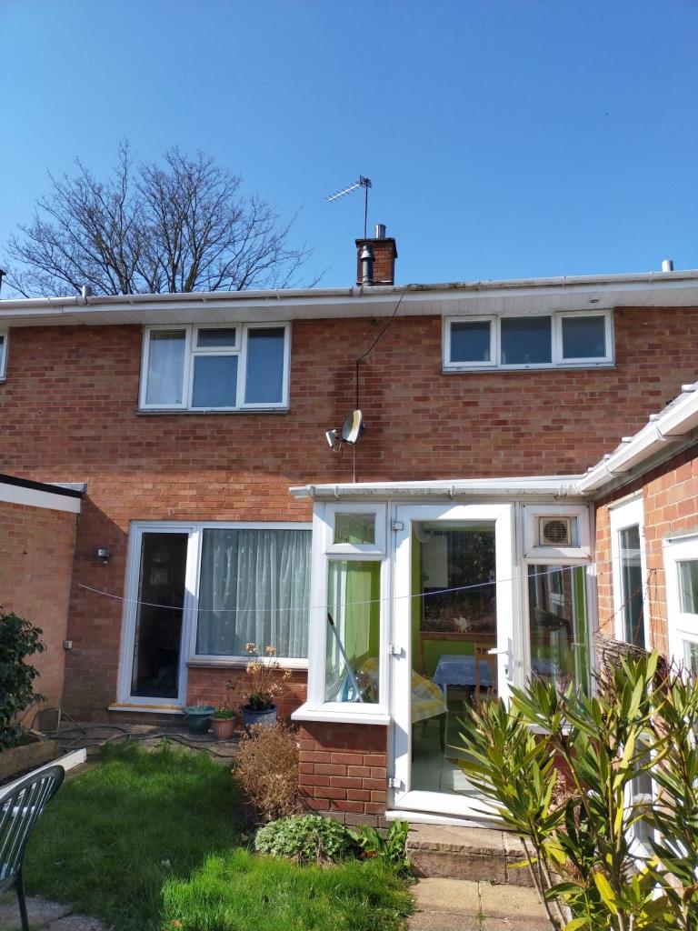 Lot: 31 - THREE-BEDROOM HOUSE FOR INVESTMENT OR OCCUPATION -